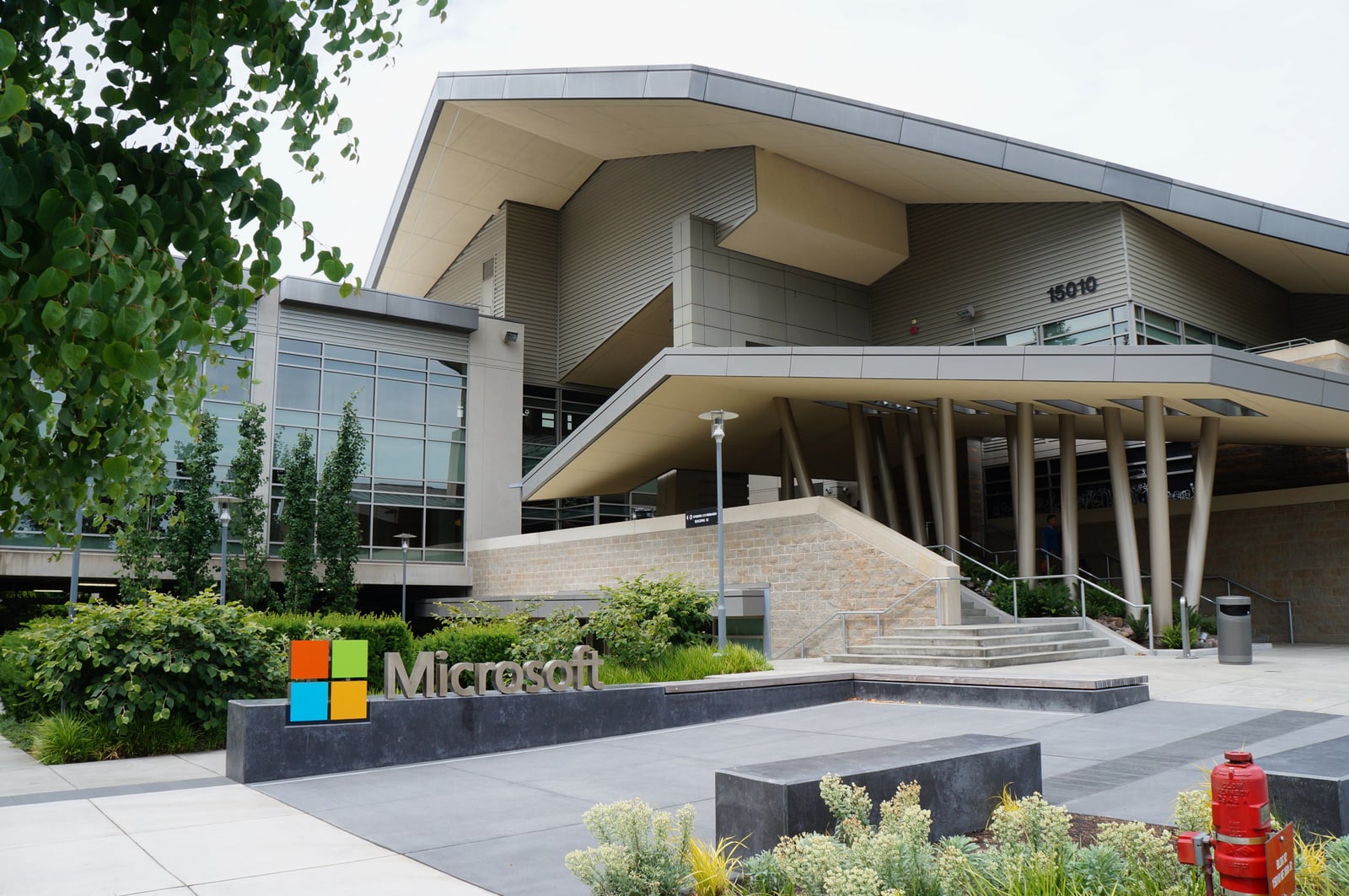 Building 92 at Microsoft’s Redmond campus, photographed in June 2015.